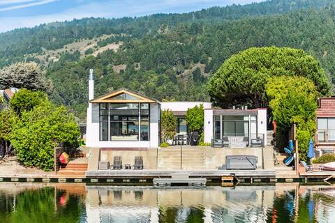 Remodeled Stinson Seadrift Lagoon Escape