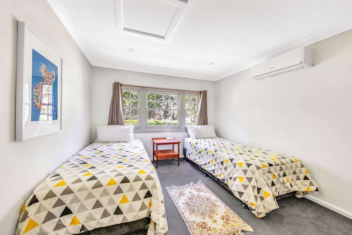 Schlafzimmer 2
