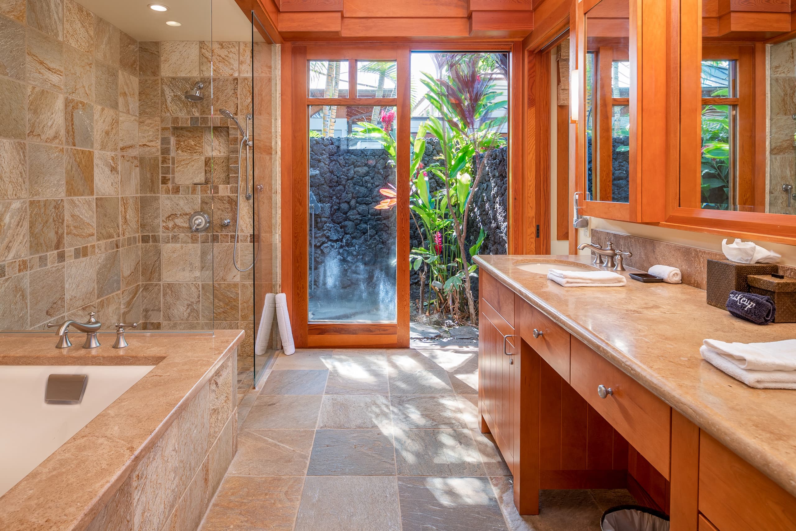 Home in Waimea · ★4.95 · 3 bedrooms · 4 beds · 3.5 baths - Image 16