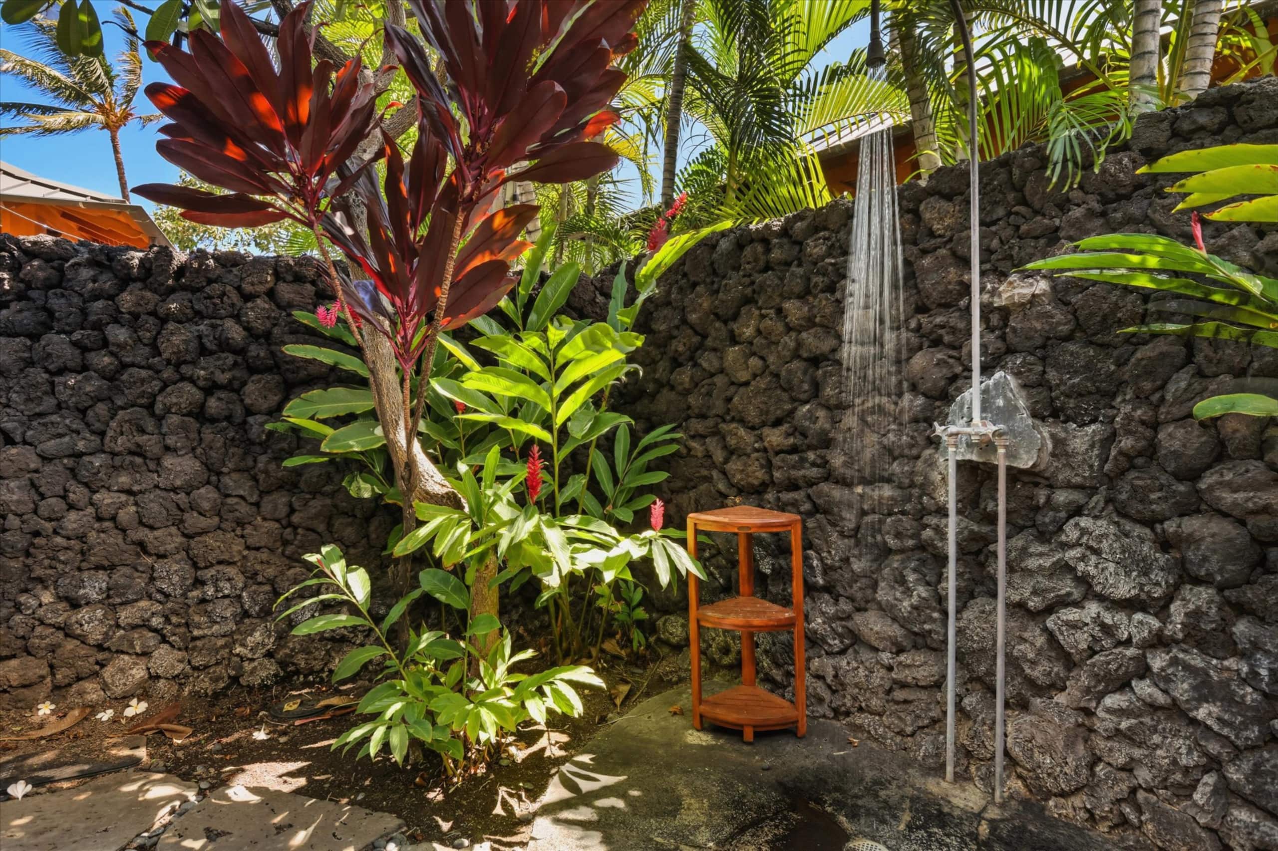 Home in Waimea · ★4.95 · 3 bedrooms · 4 beds · 3.5 baths - Image 17