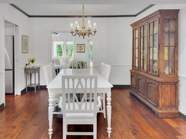 Coastal Paradise with pool– Walk to the Beach! gallery image 5