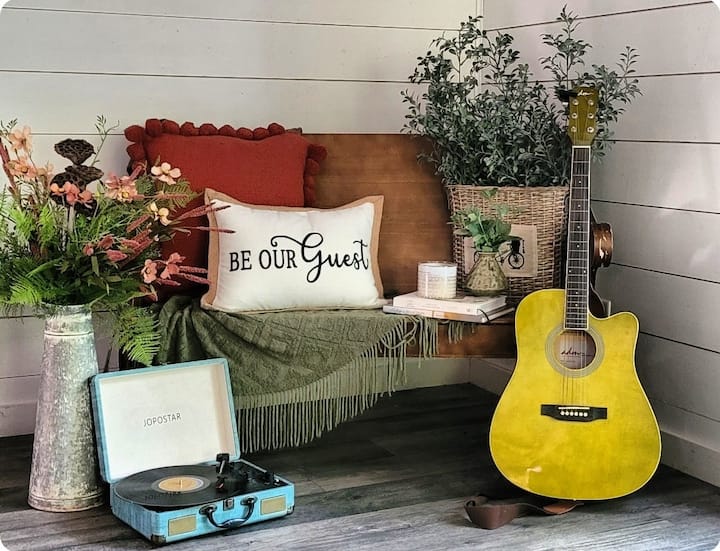 5 Star Luxe Creekside Cottage in the Woods