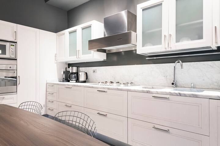 Easylife – Magnificent Splendid apt Sant’Ambrogio gallery image 3