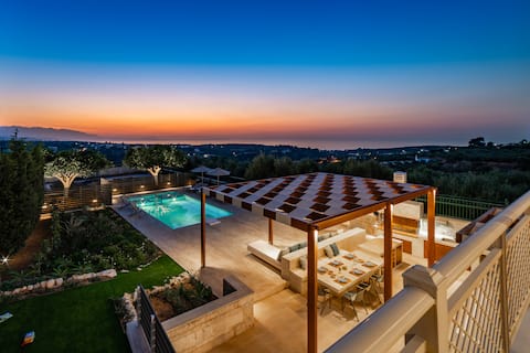 Estella Villa - Pool, BBQ & Magnificent Views