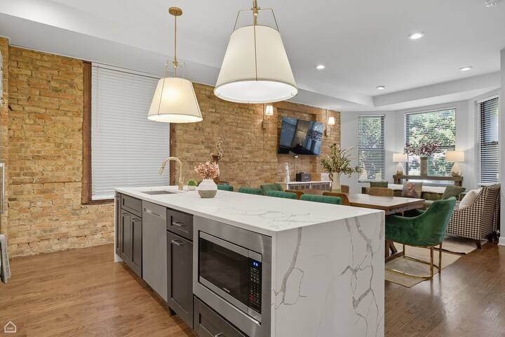 Impeccable 5-Bed Wrigleville Beauty gallery image 4