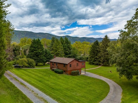 Riverfront property - kayaks, hot tub, fire pit!