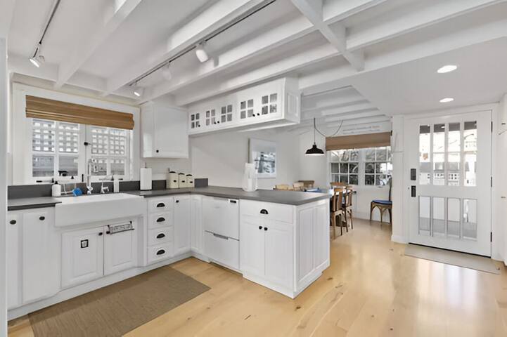 Capitola Beach house on Riverwalk w/dock by Ocean gallery image 5