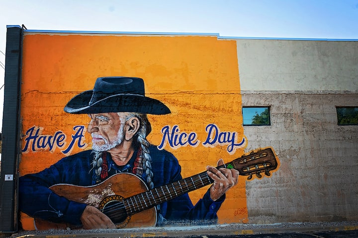 Willies Place Downtown- Walk Everywhere - San Angelo, TX