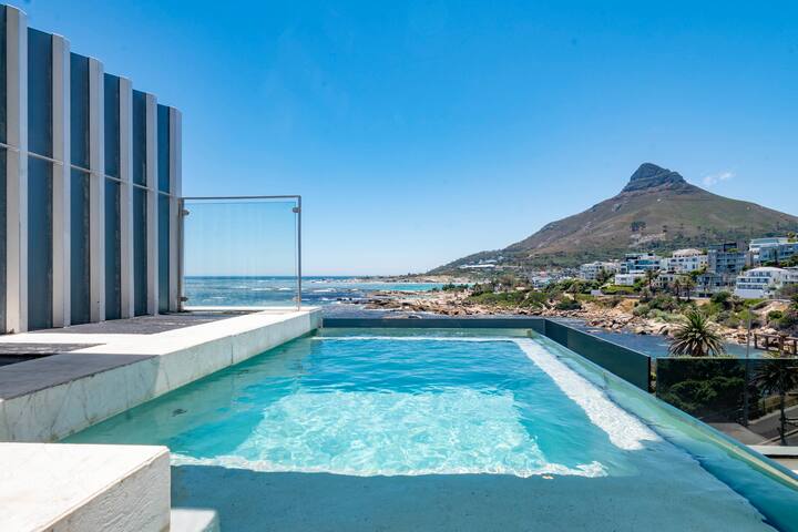3 Bed Penthouse / No Loadshedding / Infinity Pool