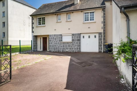 HOUSE 4 bedrooms + 2 bathrooms RENNES PRO/PERSO living room