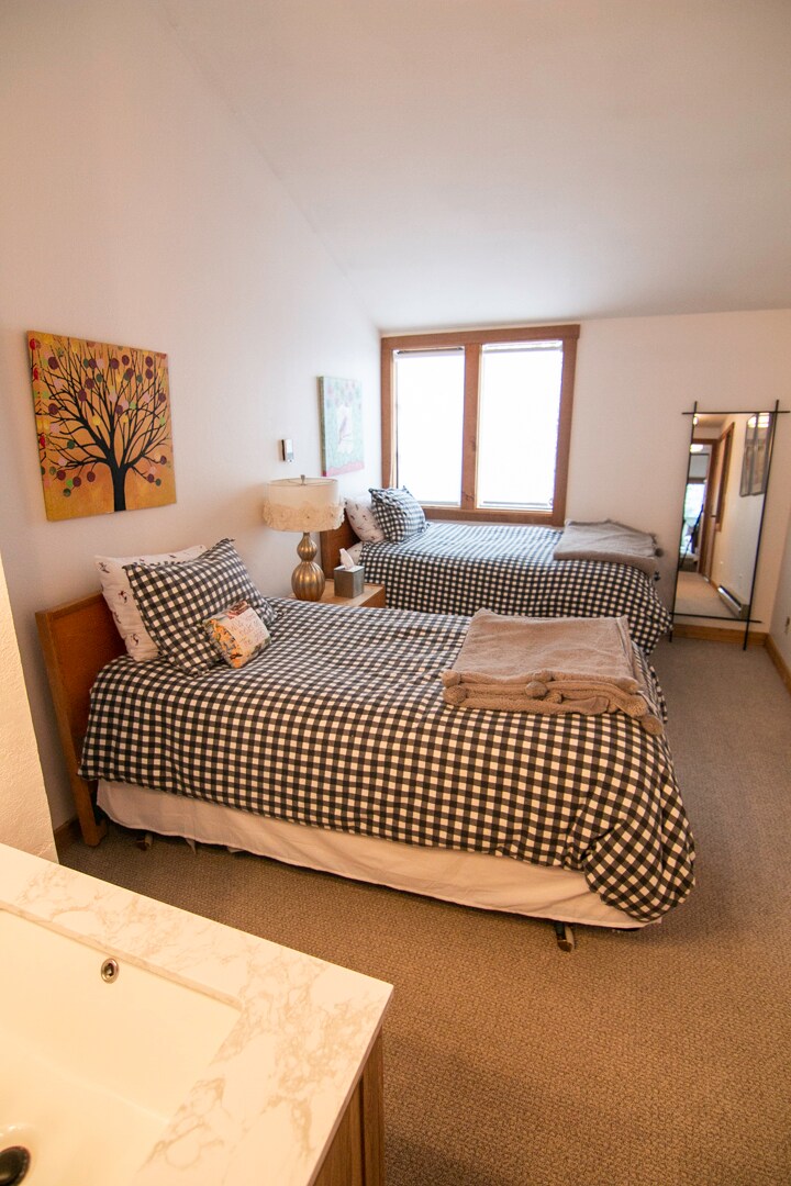 Chumba cha kulala cha watu wawili, ghorofa kuu