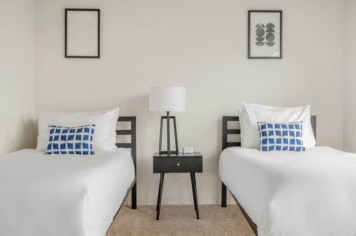 Kasa | 2BD Near McCormick Place | South Loop gallery image 2