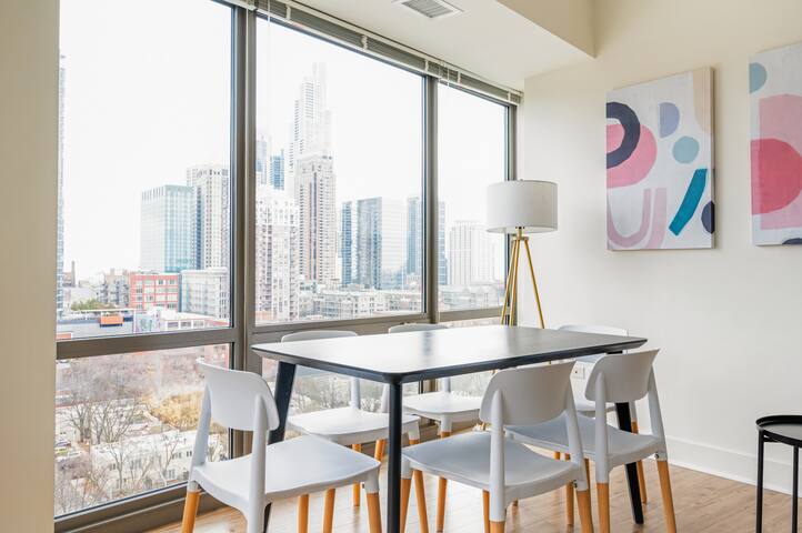 Kasa | Family 3BD with Gym Access | South Loop gallery image 5