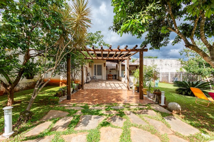 Entire home with 1 bedrooms in Brasilia - Chalé-Premium 18km do Aeroporto cond fechado.