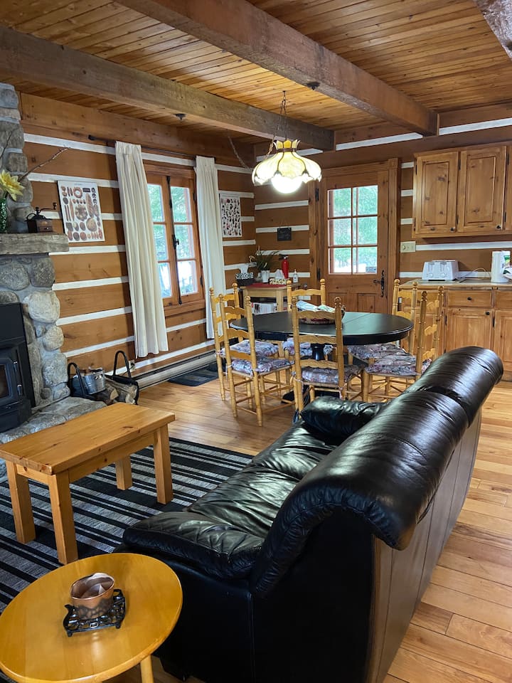 Au Colibri (Rustique, Foyer Intérieur Et Spa) - Saint-Donat