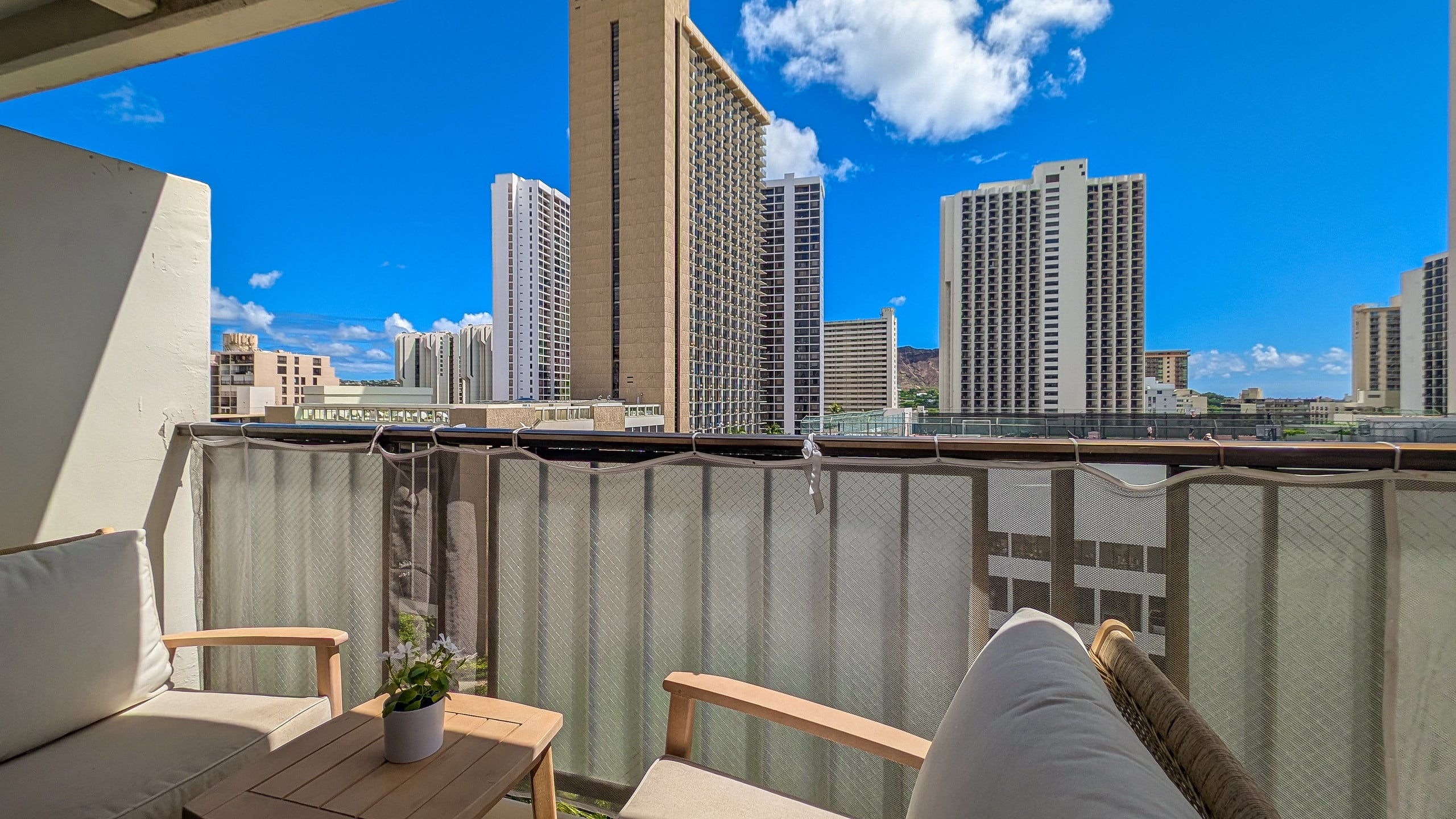 Condo in Honolulu · ★4.91 · 3 bedrooms · 5 beds · 2 private baths - Image 34