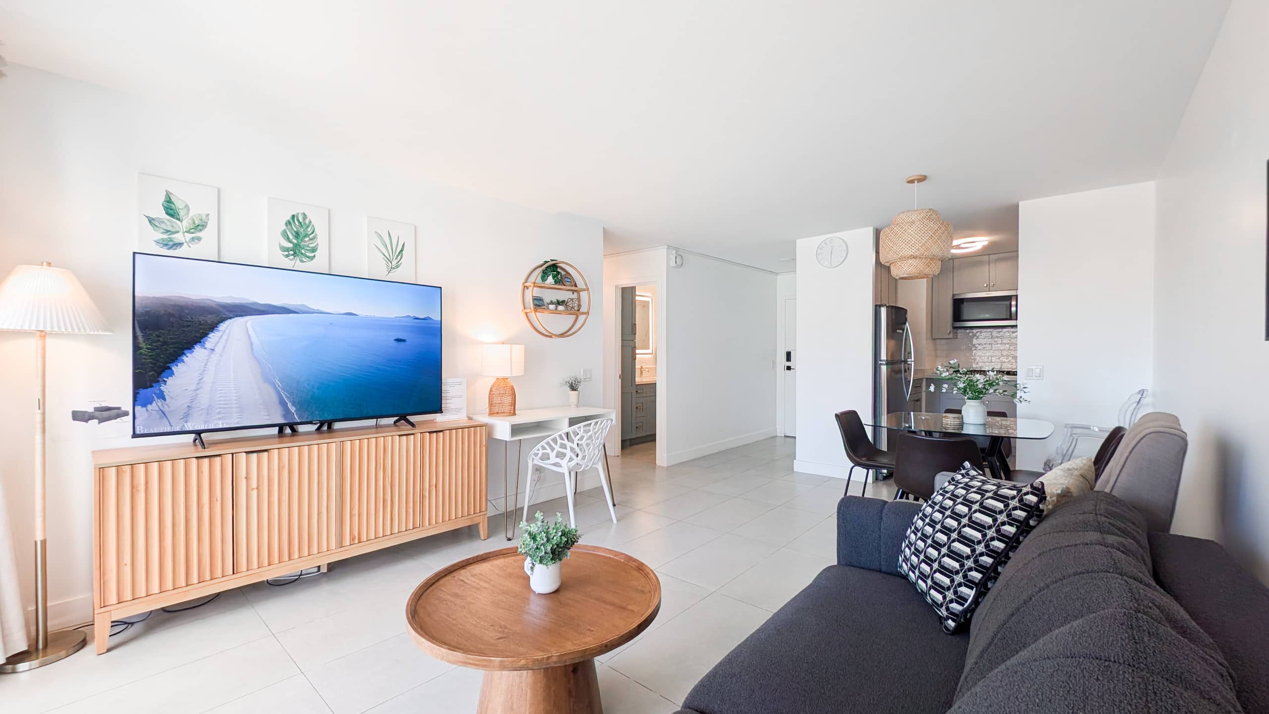 Condo in Honolulu · ★4.91 · 3 bedrooms · 5 beds · 2 private baths - Image 14