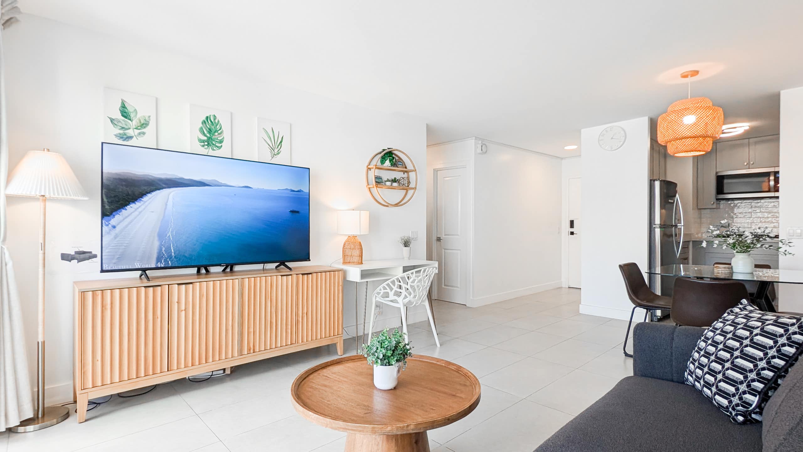 Condo in Honolulu · ★4.91 · 3 bedrooms · 5 beds · 2 private baths - Image 17