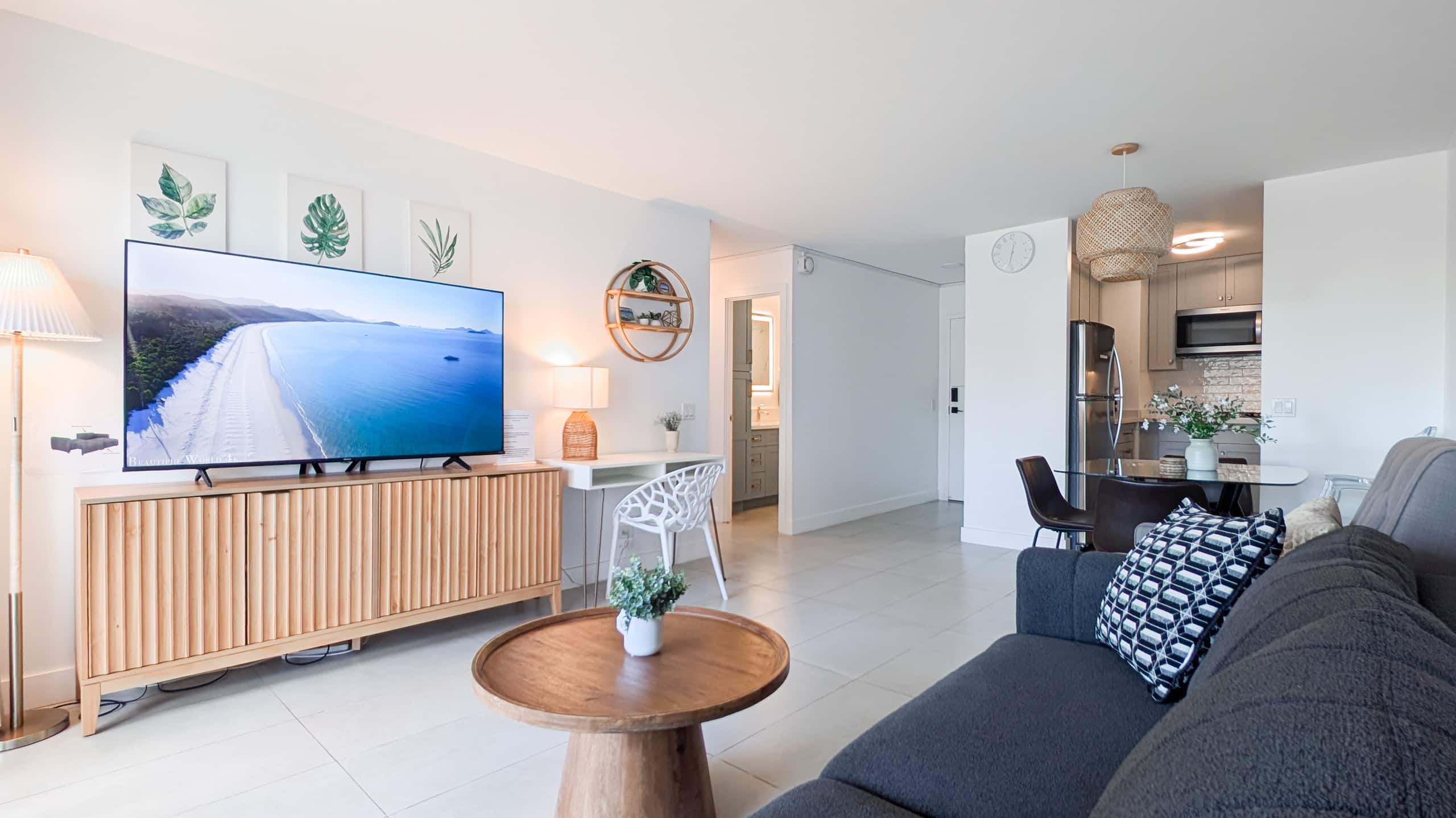 Condo in Honolulu · ★4.91 · 3 bedrooms · 5 beds · 2 private baths - Image 15