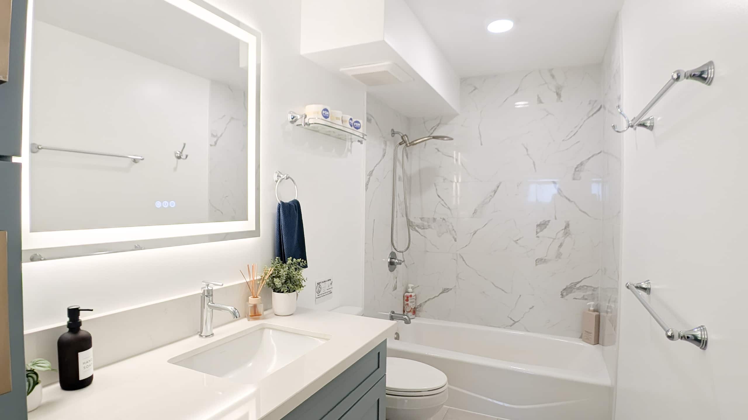 Condo in Honolulu · ★4.91 · 3 bedrooms · 5 beds · 2 private baths - Image 31