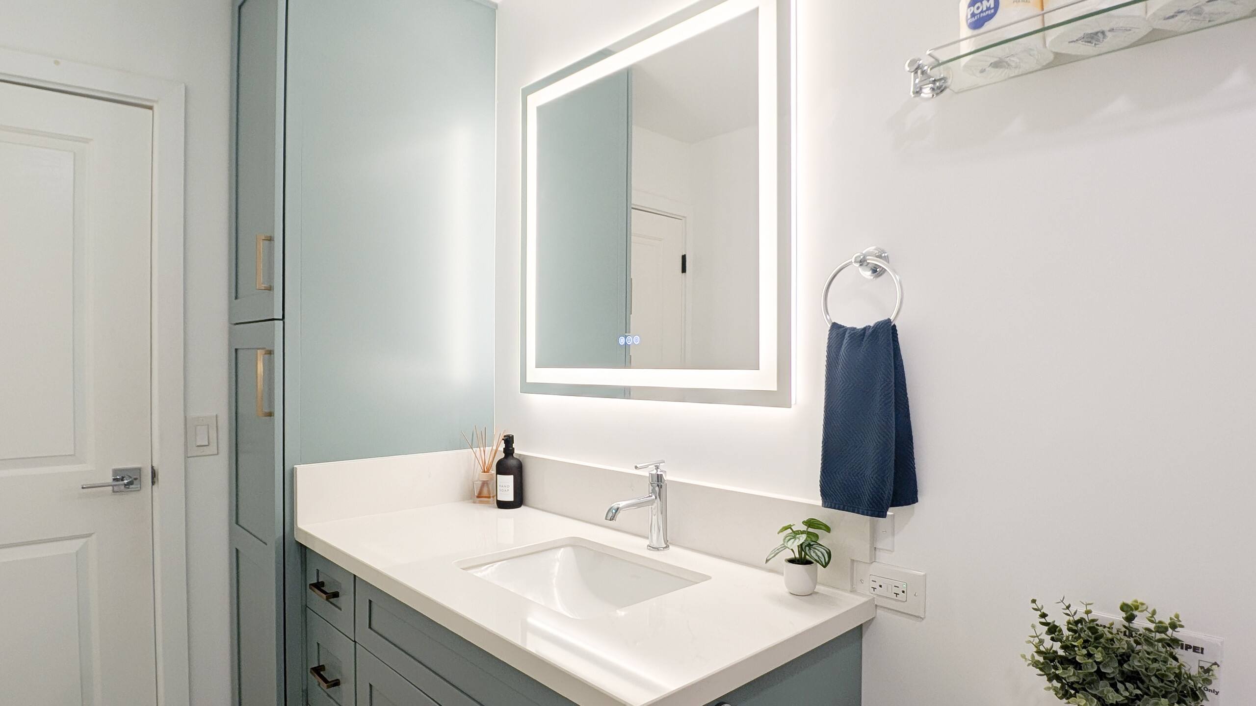 Condo in Honolulu · ★4.91 · 3 bedrooms · 5 beds · 2 private baths - Image 30