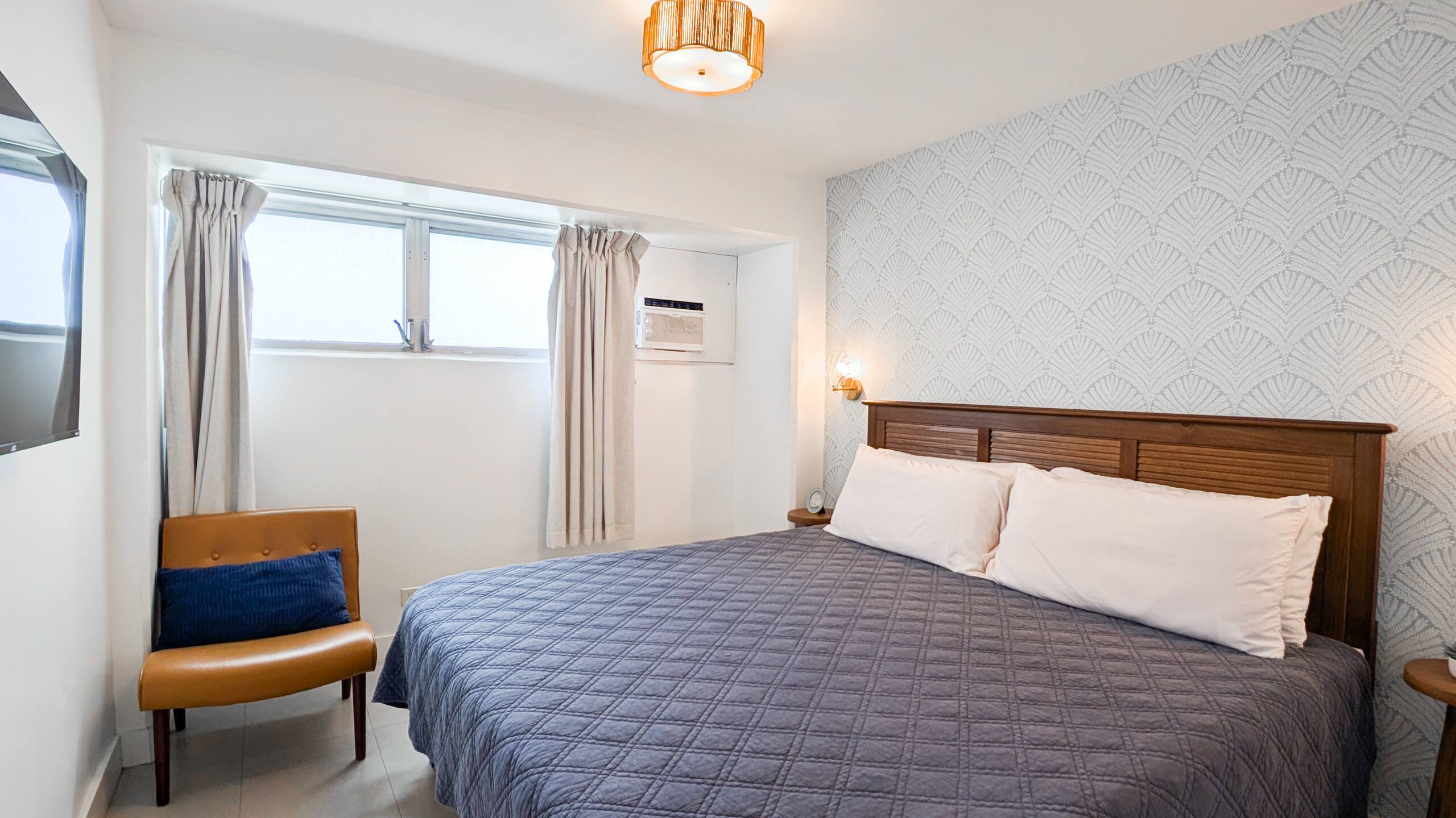 Condo in Honolulu · ★4.91 · 3 bedrooms · 5 beds · 2 private baths - Image 21