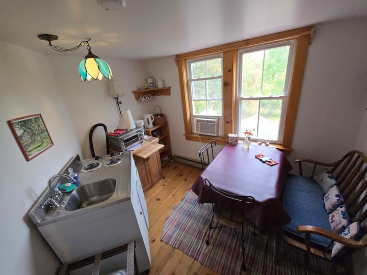 Maple House B&b - *Full Apartment* - Mohawk Trail State Forest, Charlemont