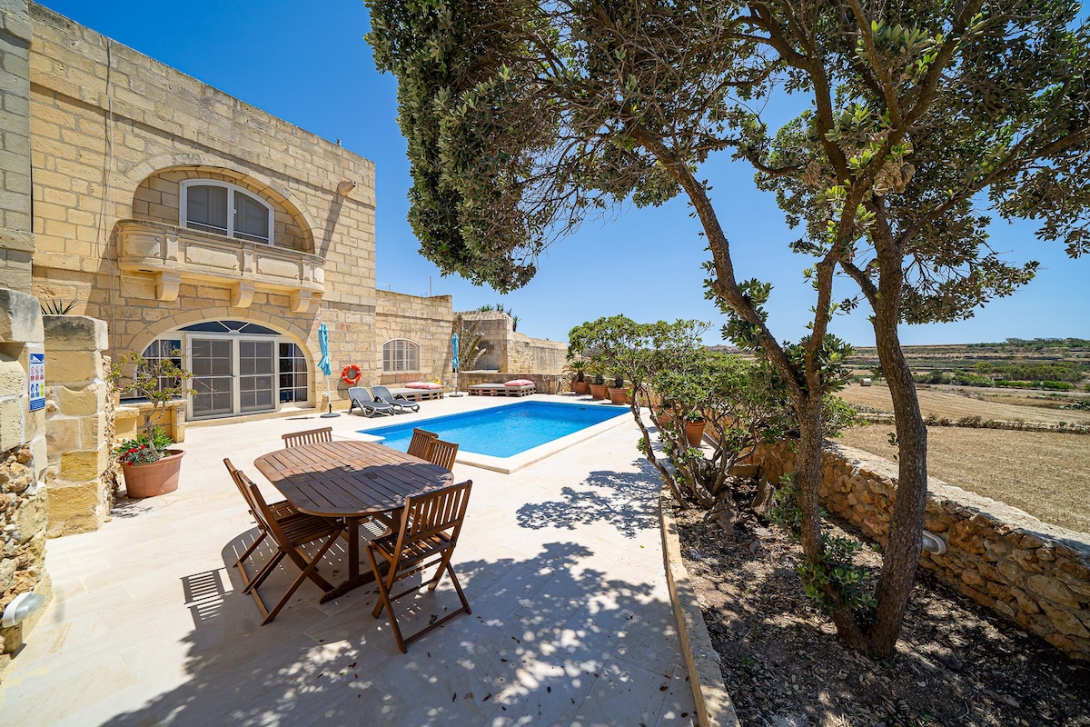 Lonza Farmhouse in Gharb Gozo