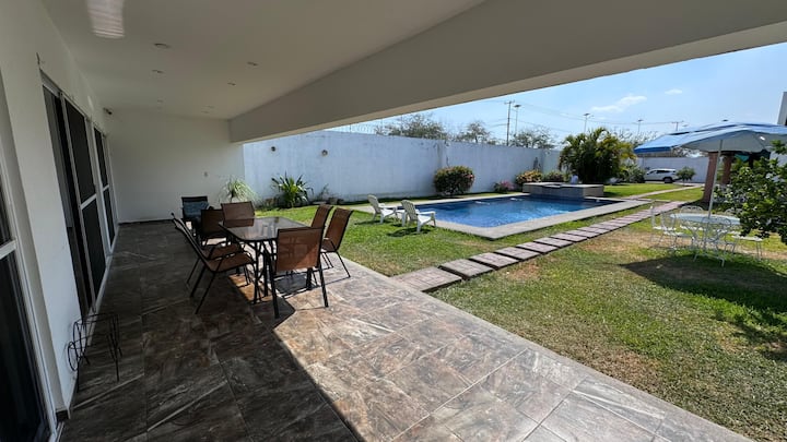 Home In Tequesquitengo - Tequesquitengo