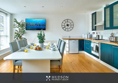 School Path Ironbridge Townhouse with Roof Terrace