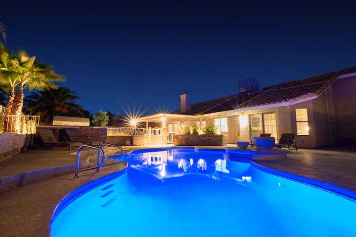 Private Vegas Retreat! Close to the strip!14:)