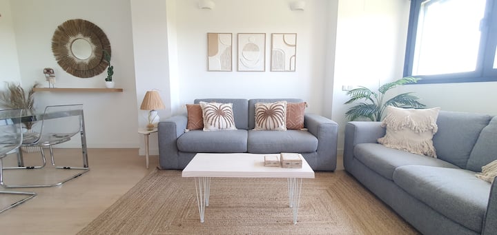 Nice Apartment +Swimmingpool Near Wanda Stadium