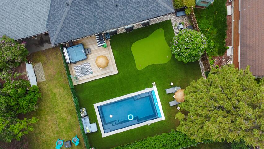 Ottawa Pool Staycation-Trendy Turtle