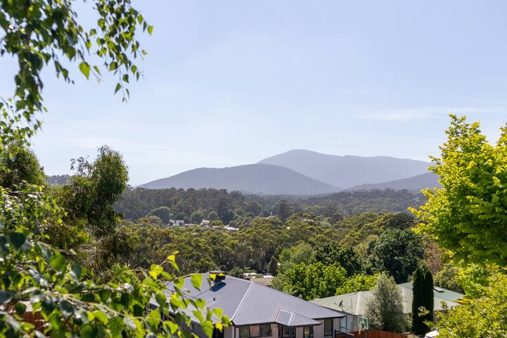 Views on Montpellier – Breathtaking Mountain Views gallery image 2