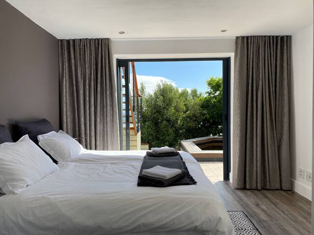 Scarborough Nature Retreat with Ecopool gallery image 4