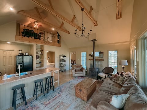 Successful Airbnb property: THE Little Red River Place 🎣 in Central Arkansas Rural
