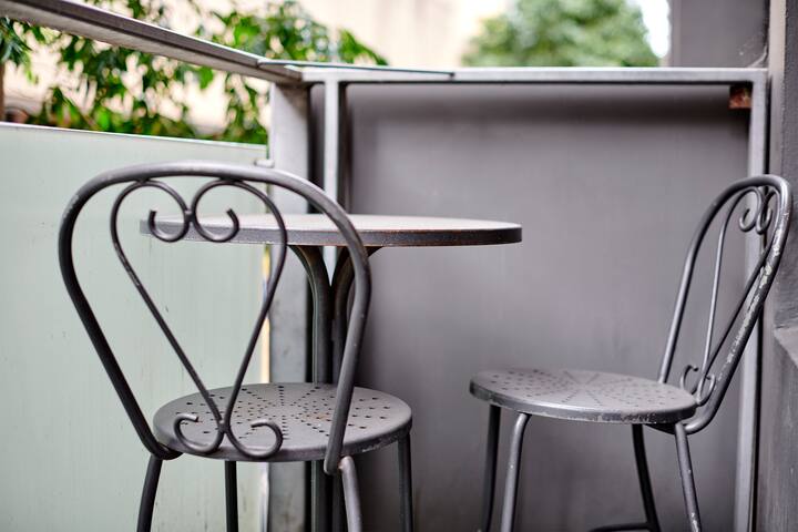 3 BR CBD East-End warehouse apartment gallery image 3