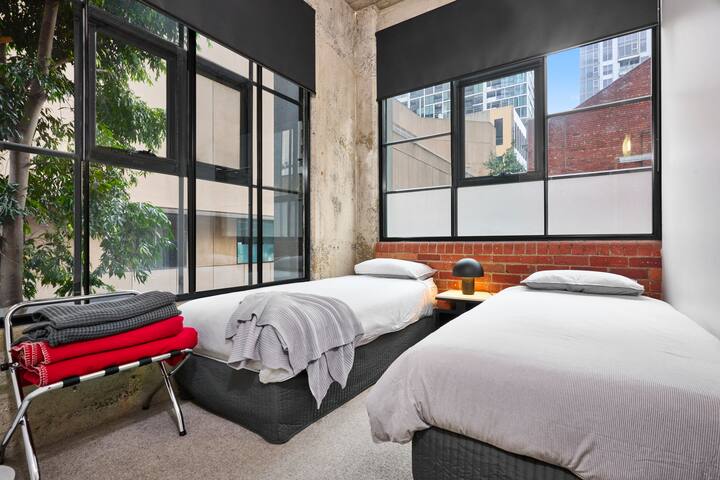 3 BR CBD East-End warehouse apartment gallery image 4