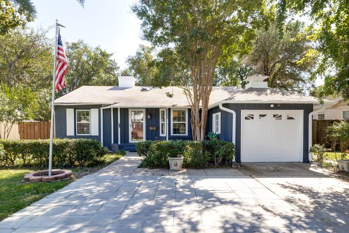 Lovely, pet friendly, perfect urban retreat.