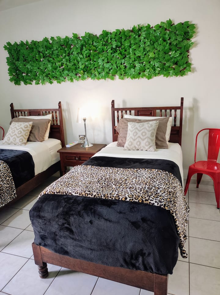 Jednolôžková posteľná bielizeň v spálni 2.