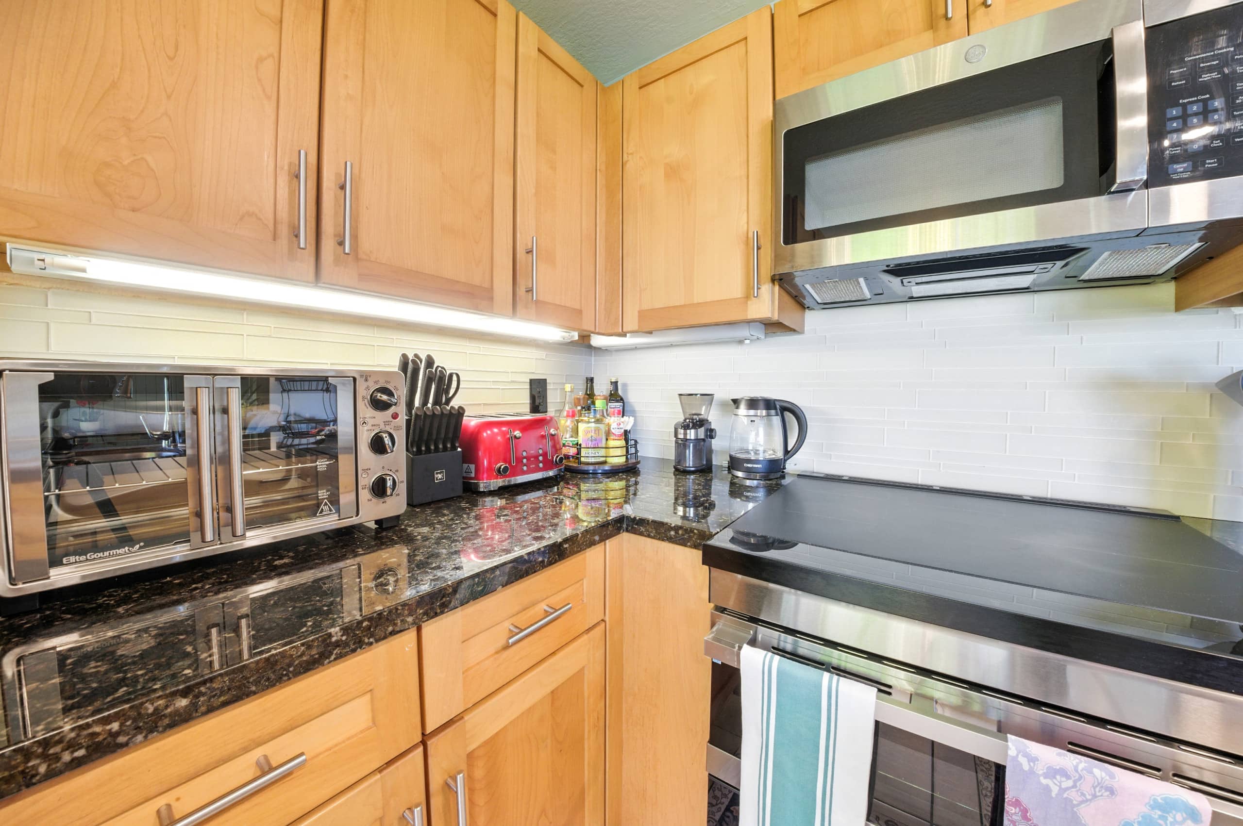 Private Oceanfront Retreat w/ Views Near Hanalei! - Image 11