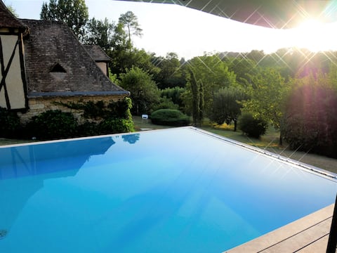 Unique property, heated pool, large garden