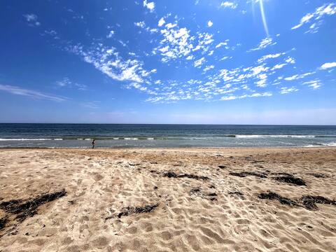 Beach Bums' House *5 Bedrooms, Sleeps 14*