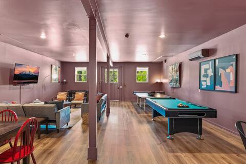 Ski Village Retreat, Bungalow & Game Room - Shasta