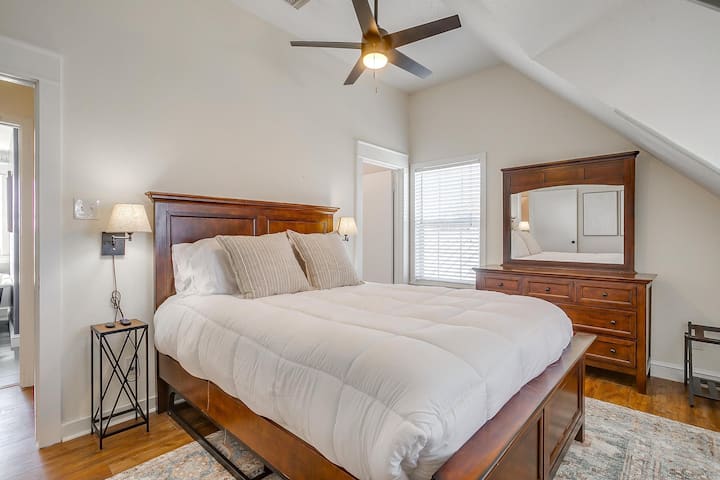 Chumba cha kulala cha Queen cha ghorofa kilicho na bafu la Ensuite 