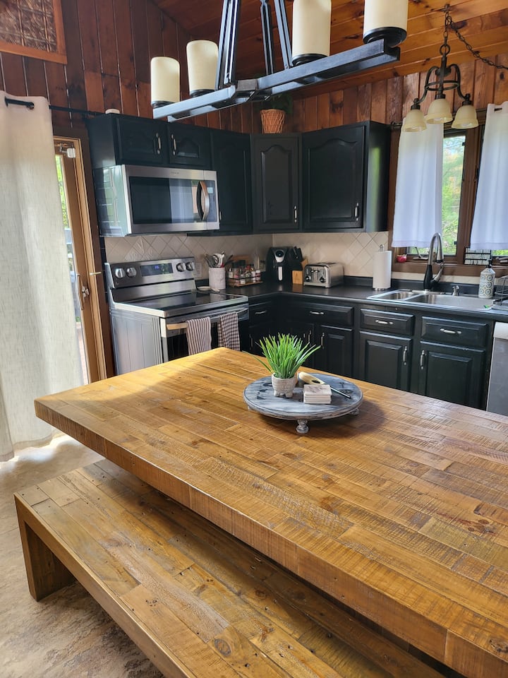 Cozy 4BR/2BA Home near Okemo, Killington Mountains