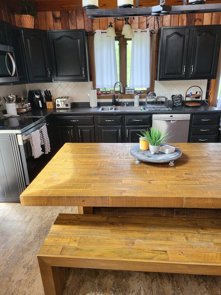Cozy 4BR/2BA Home near Okemo, Killington Mountains