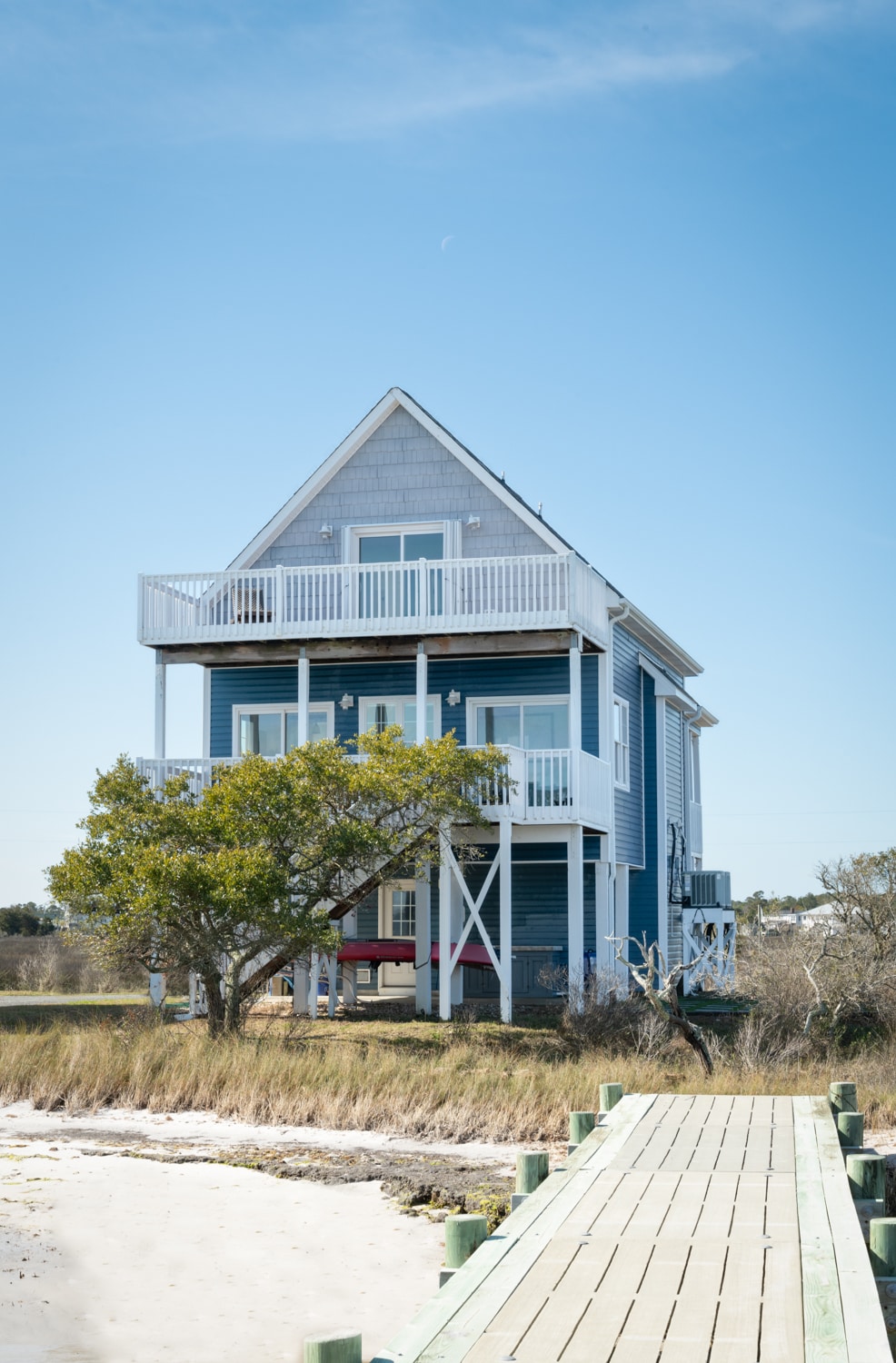 Harkers Hideaway Waterfront with Private Beach Houses for Rent in Harkers Island, North
