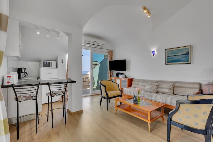 Grand View Apartment With Garden, Tennis, Sea View - Podgora
