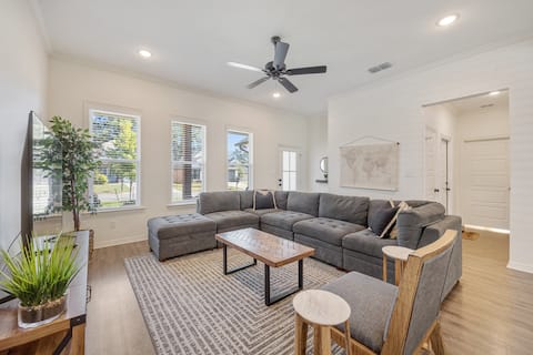 Top Airbnb: THE ALAMO HOUSE King size bed Fast internet! in Tyler